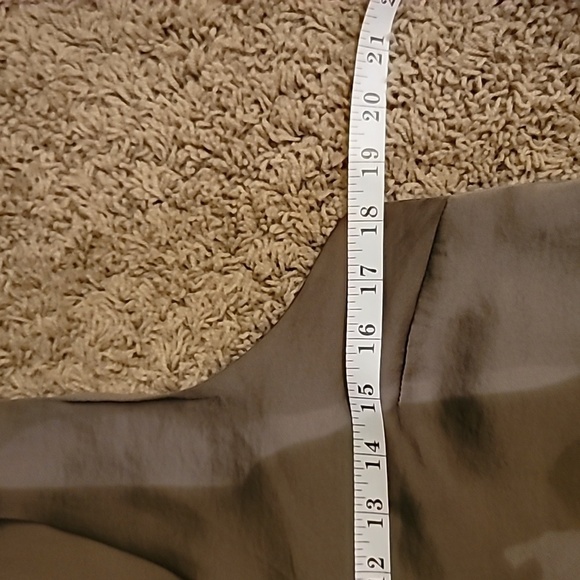 BANANA REPUBLIC OLIVE GREEN SLEEVELESS BLOUSE W ZIPPER DETAIL, SZ SMALL - Picture 8 of 9